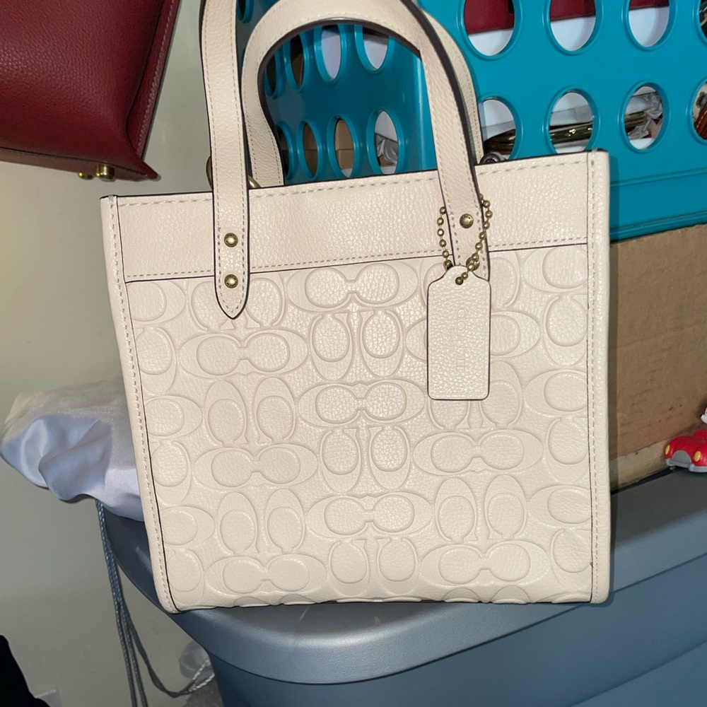 Coach field bag 22